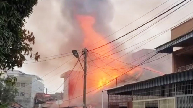 Kebakaran Di Tanjung Pinang, Sempat Terdengar Suara Ledakan
